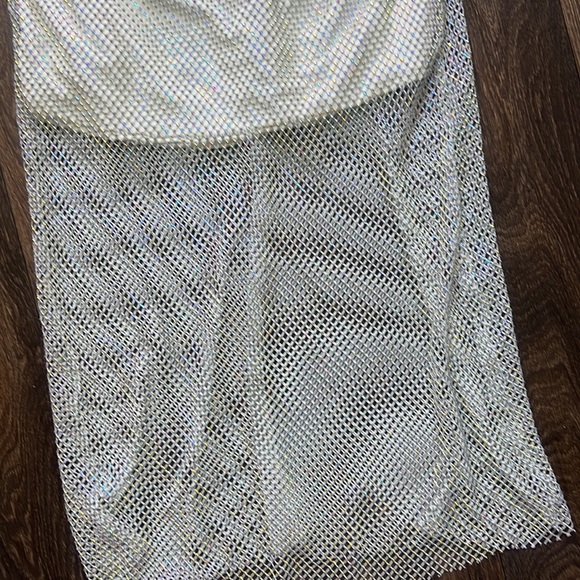 Iorane Off Screen Dress - Picture 5 of 8